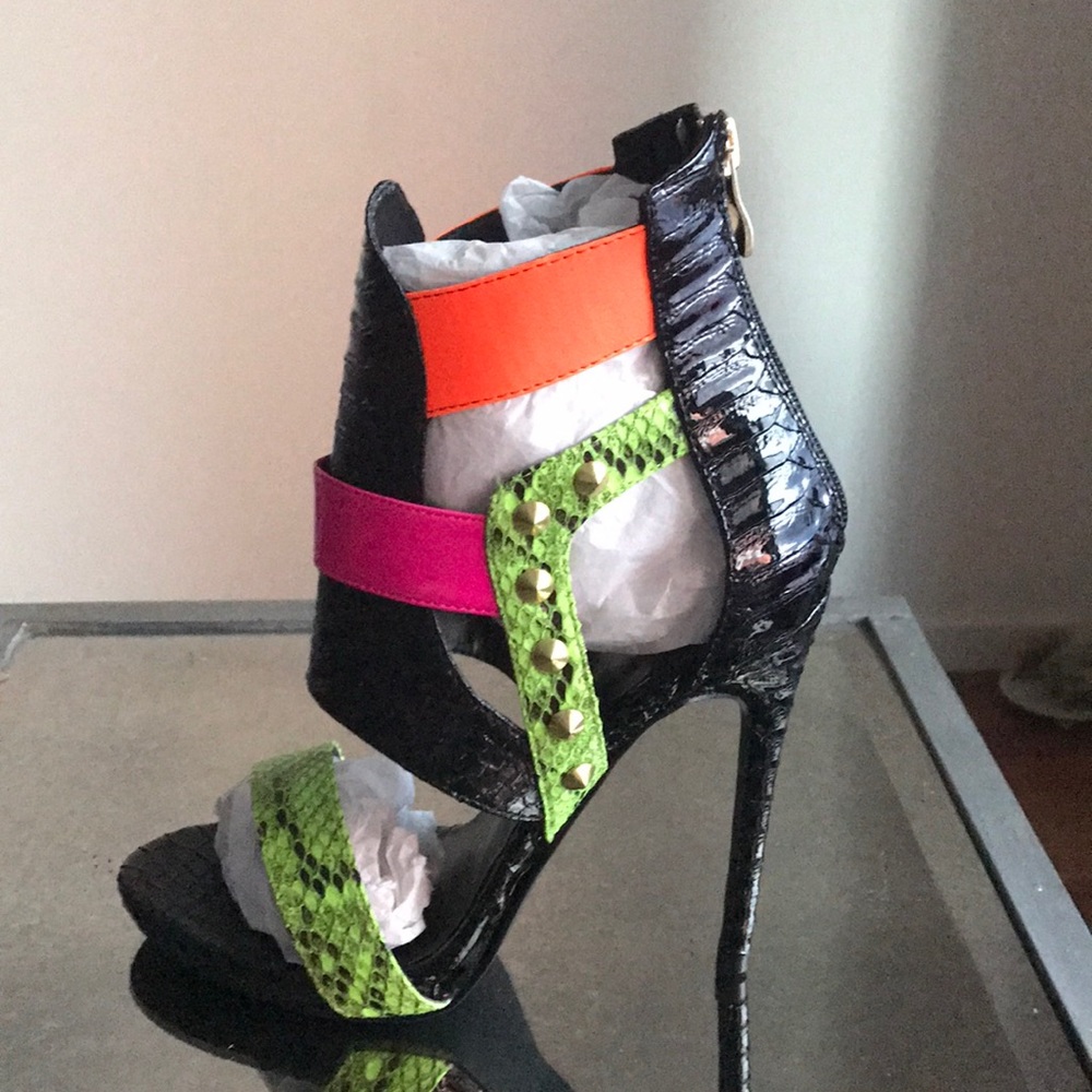 Woman's shoes